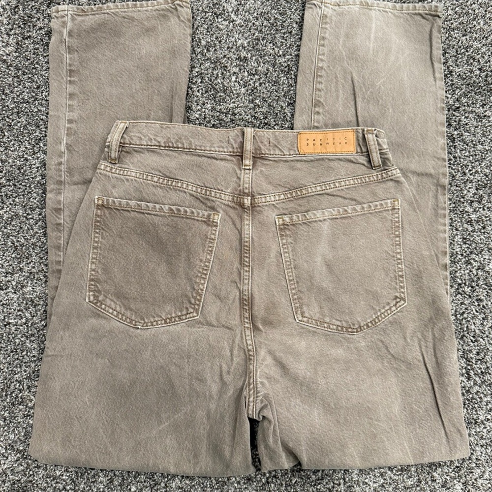 PacSun Women's Straight Leg Jeans in Taupe